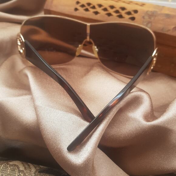 BCBGMAXAZRIA sunglasses main image 11